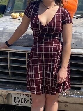 Rebel Sugar Burgundy Plaid V‑Neck Short Sleeve Dress